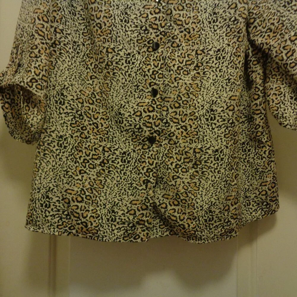 ANIMAL WILD PRINT SHIRT BLOUSE  2 x 18/20 W